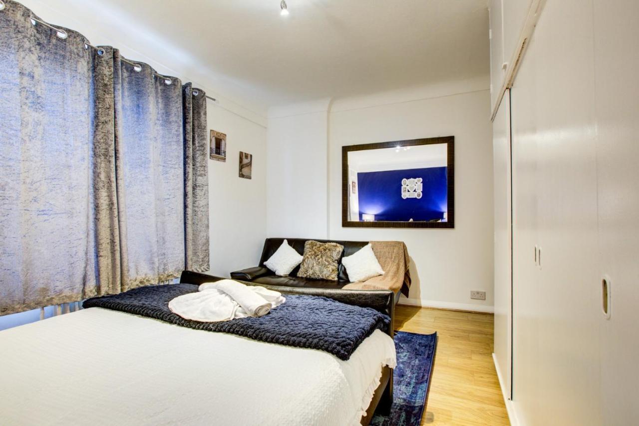 לונדון Evelyn Beautiful 2 Bedroom Apartment מראה חיצוני תמונה