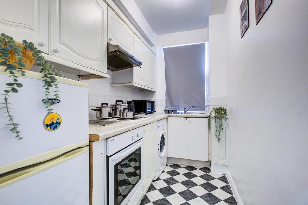 לונדון Evelyn Beautiful 2 Bedroom Apartment מראה חיצוני תמונה