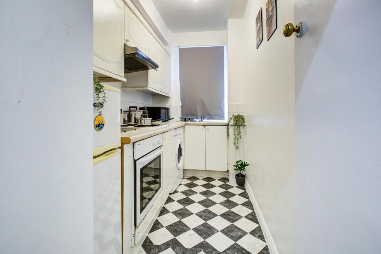 לונדון Evelyn Beautiful 2 Bedroom Apartment מראה חיצוני תמונה